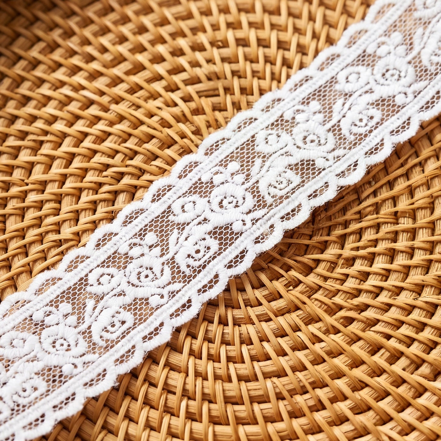 5 Yards White Lace Trim Ribbon Delicate Floral Ribbon Elegant Sewing Lace for Sewing Wedding Bridal DIY Craft Home Dress Applique Decoration