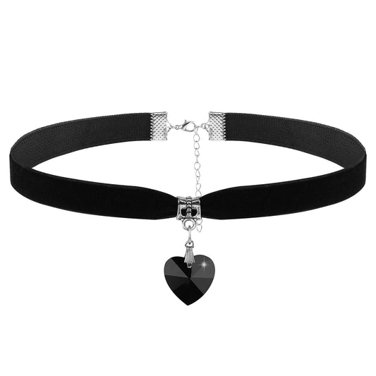 Big Black Heart Choker Necklace for Women Black Velvet Choker Vintage Goth Chokers Adjustable Heart Necklace Y2K Black Choker Classic Choker Collar for Valentines Day Halloween Cosplay Party Jewelry