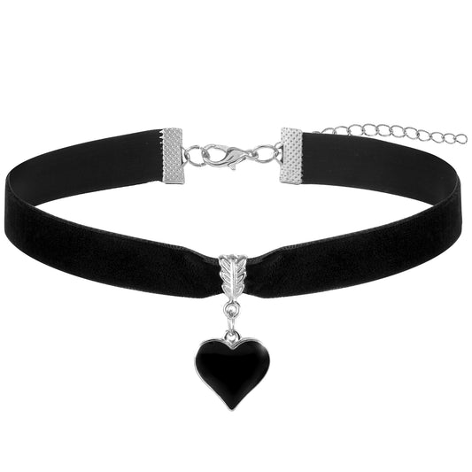 Black Velvet Choker Necklace Adjustable Gothic Choker with Heart Pendant Thick Goth Choker for Women Girls Gothic Jewelry Gifts for Halloween Birthday Party Cosplay (Black Heart)